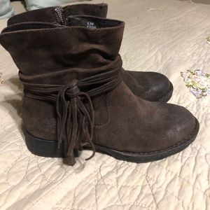 Born zip up booties